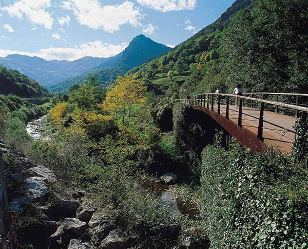 Valles del Oso- malownicza trasa Senda de Oso